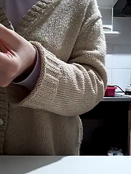 Snapshot of Moi_Lina chatting on November 16, 2025, 1:17 pm Moi Lina online show from November 16, 2025, 1:17 pm