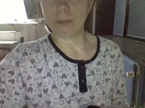 Snapshot of Moi_Lina chatting on December 1, 2025, 12:37 am Moi Lina online show from December 1, 2025, 12:37 am