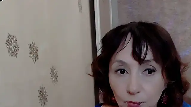 AnnieEltgant online show from May 5, 2026, 3:42 pm