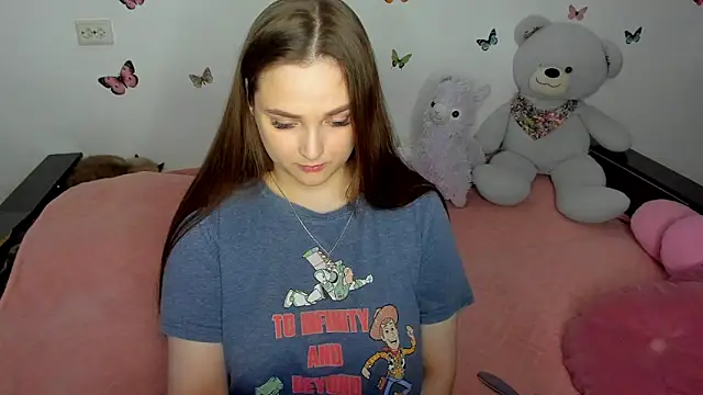 NataliEvans online show from December 2, 2025, 7:53 pm