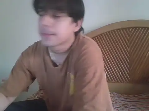 Snapshot of femboybubblebutt chatting on April 23, 2026, 6:03 am femboybubblebutt online show from April 23, 2026, 6:03 am