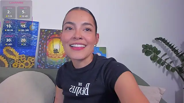 TIFFANYRUSSO online show from June 2, 2026, 5:42 am