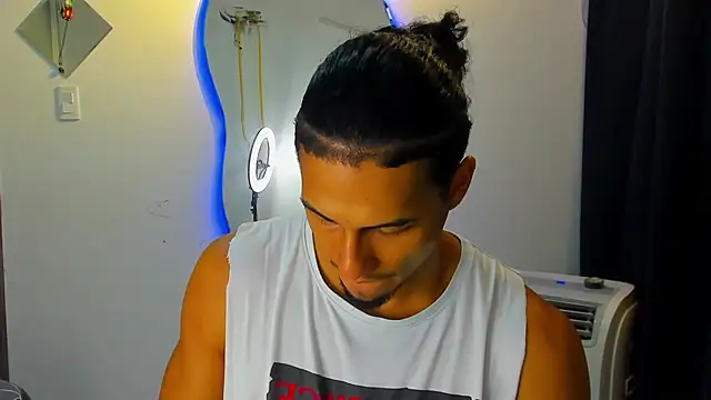 Kris Khalifa69 online show from September 22, 2025, 1:40 am