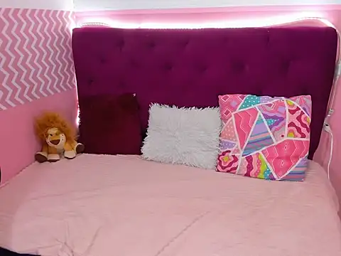 GiannaGoddes online show from January 8, 2025, 3:40 am