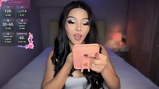 Snapshot of shantal_r0mance chatting on January 9, 2026, 10:44 pm shantal r0mance online show from January 9, 2026, 10:44 pm