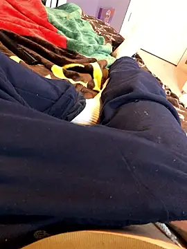 Hugetings online show from December 4, 2024, 9:13 pm