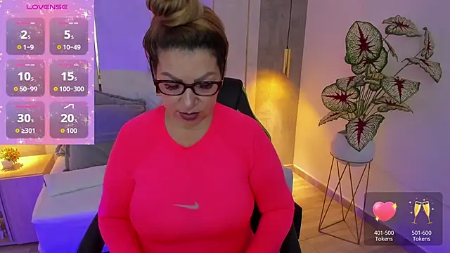 gisela27 online show from May 18, 2026, 12:55 pm