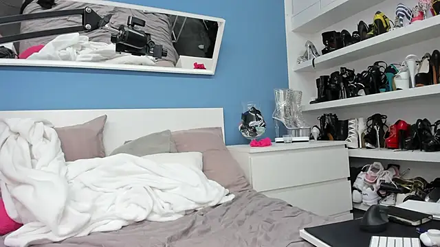 izzy-mendosa online show from January 8, 2026, 6:16 am