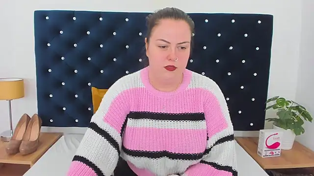 Snapshot of EvaLick chatting on February 10, 2025, 9:36 am EvaLick online show from February 10, 2025, 9:36 am