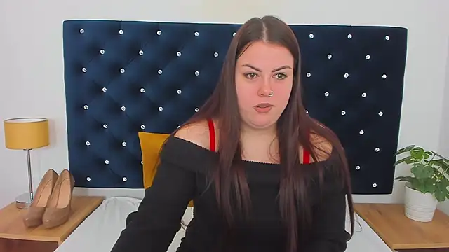 Snapshot of EvaLick chatting on February 11, 2025, 9:31 am EvaLick online show from February 11, 2025, 9:31 am