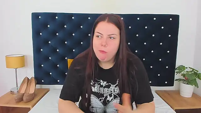 Snapshot of EvaLick chatting on February 28, 2025, 5:48 am EvaLick online show from February 28, 2025, 5:48 am