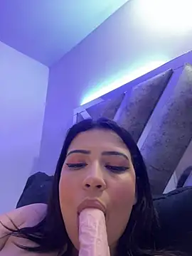 Snapshot of cutesarah_ chatting on February 16, 2025, 12:52 am cutesarah online show from February 16, 2025, 12:52 am