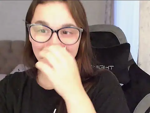 Amy Mur  online show from October 10, 2025, 11:20 am