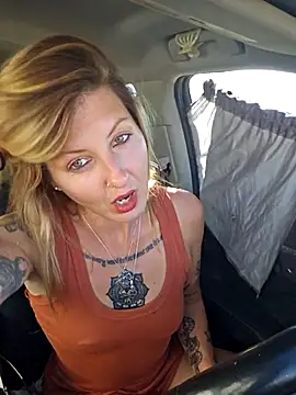 SheIsSomething online show from October 26, 2025, 9:42 pm