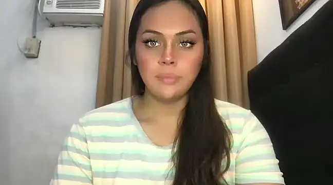 Snapshot of _MissKhimberlyXxx_ chatting on February 26, 2025, 6:00 pm MissKhimberlyXxx online show from February 26, 2025, 6:00 pm