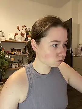 Snapshot of sweetest_pie chatting on March 1, 2025, 8:42 pm sweetest pie online show from March 1, 2025, 8:42 pm