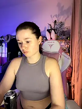 Snapshot of sweetest_pie chatting on November 1, 2025, 7:27 pm sweetest pie online show from November 1, 2025, 7:27 pm