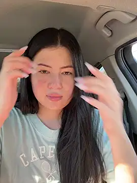 Snapshot of clairewntr chatting on March 5, 2025, 10:33 am clairewntr online show from March 5, 2025, 10:33 am