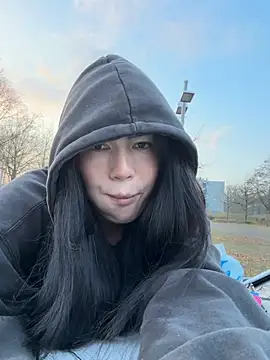 clairewntr online show from February 7, 2026, 4:11 pm