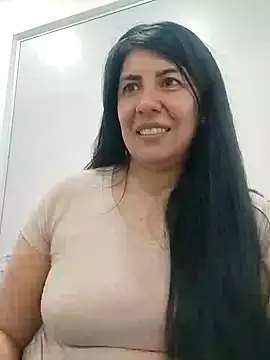 aisha latina online show from January 22, 2025, 5:59 pm