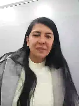 aisha latina online show from January 24, 2025, 2:08 pm