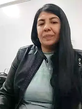 aisha latina online show from February 18, 2025, 5:53 pm