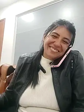 aisha latina online show from March 20, 2025, 9:35 pm