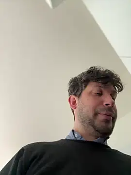 Taxidriver1988 online show from February 28, 2025, 9:04 am