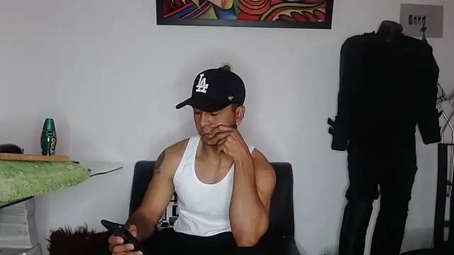 Black hot266 online show from April 11, 2026, 2:32 pm