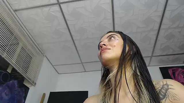 mariecam420 online show from April 3, 2026, 5:22 pm