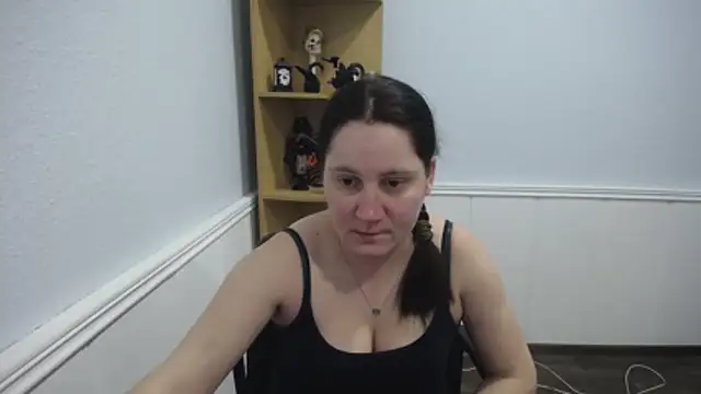 JosieJun  online show from December 15, 2025, 6:23 pm