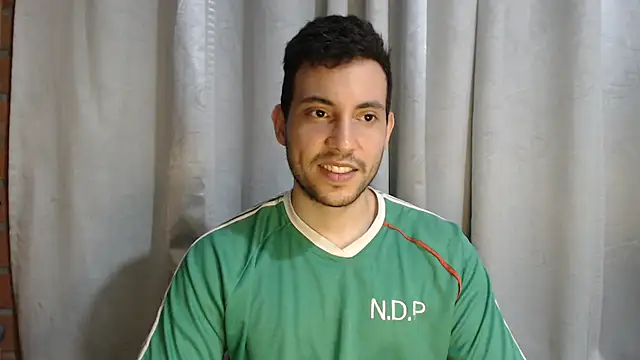 Snapshot of Armando_2002 chatting on March 16, 2025, 5:03 am Armando 2002 online show from March 16, 2025, 5:03 am