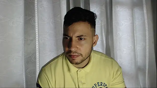 Snapshot of Armando_2002 chatting on September 19, 2025, 4:18 pm Armando 2002 online show from September 19, 2025, 4:18 pm