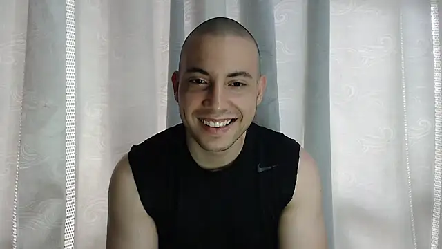 Snapshot of Armando_2002 chatting on November 5, 2025, 5:13 pm Armando 2002 online show from November 5, 2025, 5:13 pm