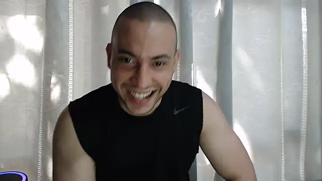 Snapshot of Armando_2002 chatting on November 7, 2025, 6:19 pm Armando 2002 online show from November 7, 2025, 6:19 pm