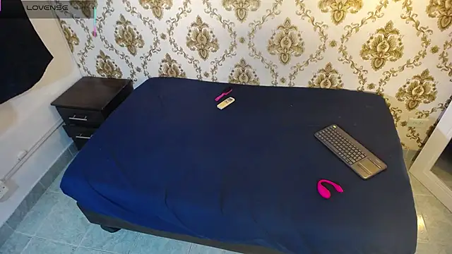 KARATIBBY COX online show from March 4, 2026, 12:11 pm