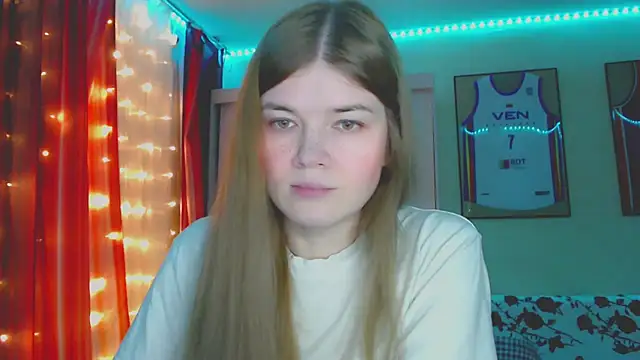 Snapshot of Klementa chatting on November 10, 2025, 6:40 pm Klementa online show from November 10, 2025, 6:40 pm