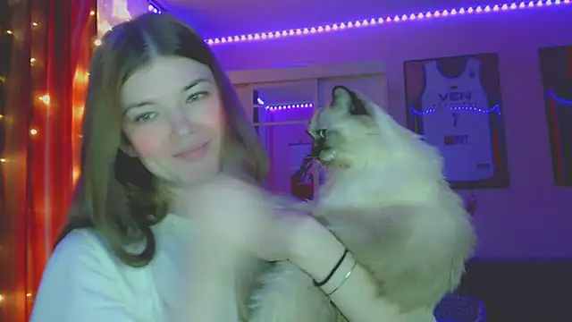 Snapshot of Klementa chatting on November 13, 2025, 7:24 pm Klementa online show from November 13, 2025, 7:24 pm