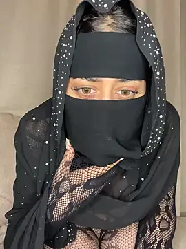 Snapshot of arabiaAna chatting on November 16, 2025, 5:29 pm arabiaAna online show from November 16, 2025, 5:29 pm