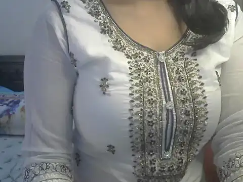 Snapshot of SiaraSiyA chatting on February 2, 2025, 9:19 am SiaraSiyA online show from February 2, 2025, 9:19 am