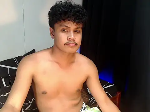 Snapshot of Brylon_ken chatting on October 24, 2025, 7:32 pm Brylon ken online show from October 24, 2025, 7:32 pm