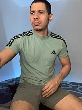 Snapshot of steven_clain chatting on December 7, 2024, 5:04 am steven clain online show from December 7, 2024, 5:04 am