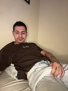 Snapshot of steven_clain chatting on October 15, 2025, 10:54 pm steven clain online show from October 15, 2025, 10:54 pm