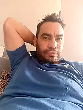 javiermarval83 online show from February 1, 2025, 2:45 pm