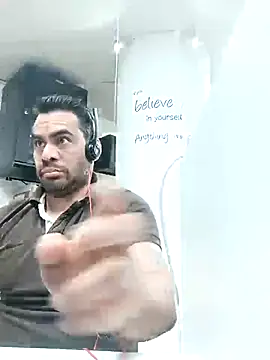 javiermarval83 online show from March 11, 2025, 6:08 pm