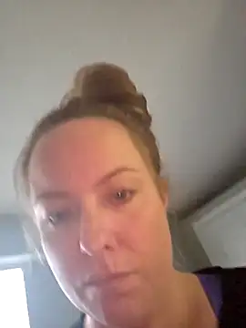 julimonroe online show from February 12, 2026, 9:32 pm