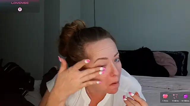 julimonroe online show from March 19, 2026, 8:35 pm