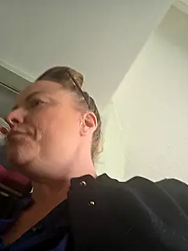 julimonroe online show from April 3, 2026, 4:16 pm