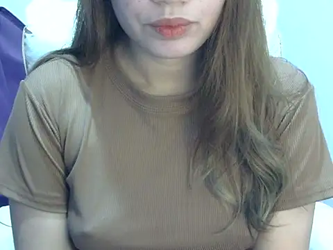    zurIII09  online show from March 6, 2026, 3:36 am