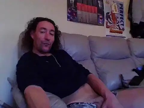 slick tee online show from February 4, 2025, 3:26 pm